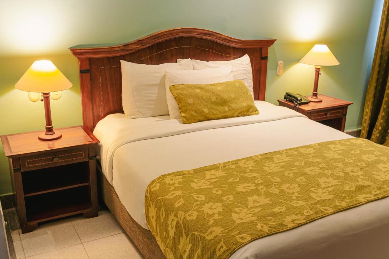 Hotel Faranda Express Puerta Del Sol Barranquilla, A Member Of Radisson Individuals Барранкилья Экстерьер фото