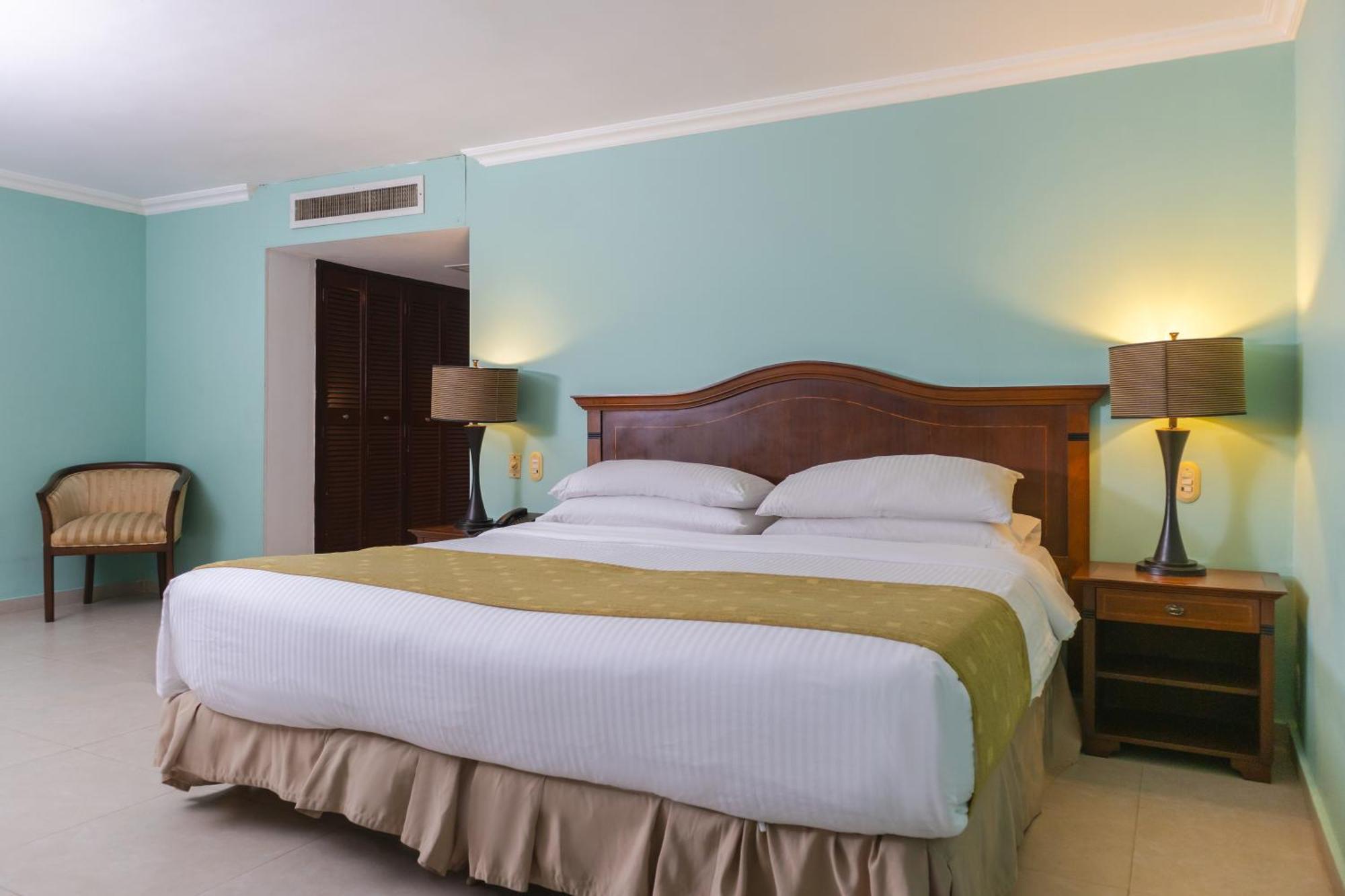 Hotel Faranda Express Puerta Del Sol Barranquilla, A Member Of Radisson Individuals Барранкилья Экстерьер фото