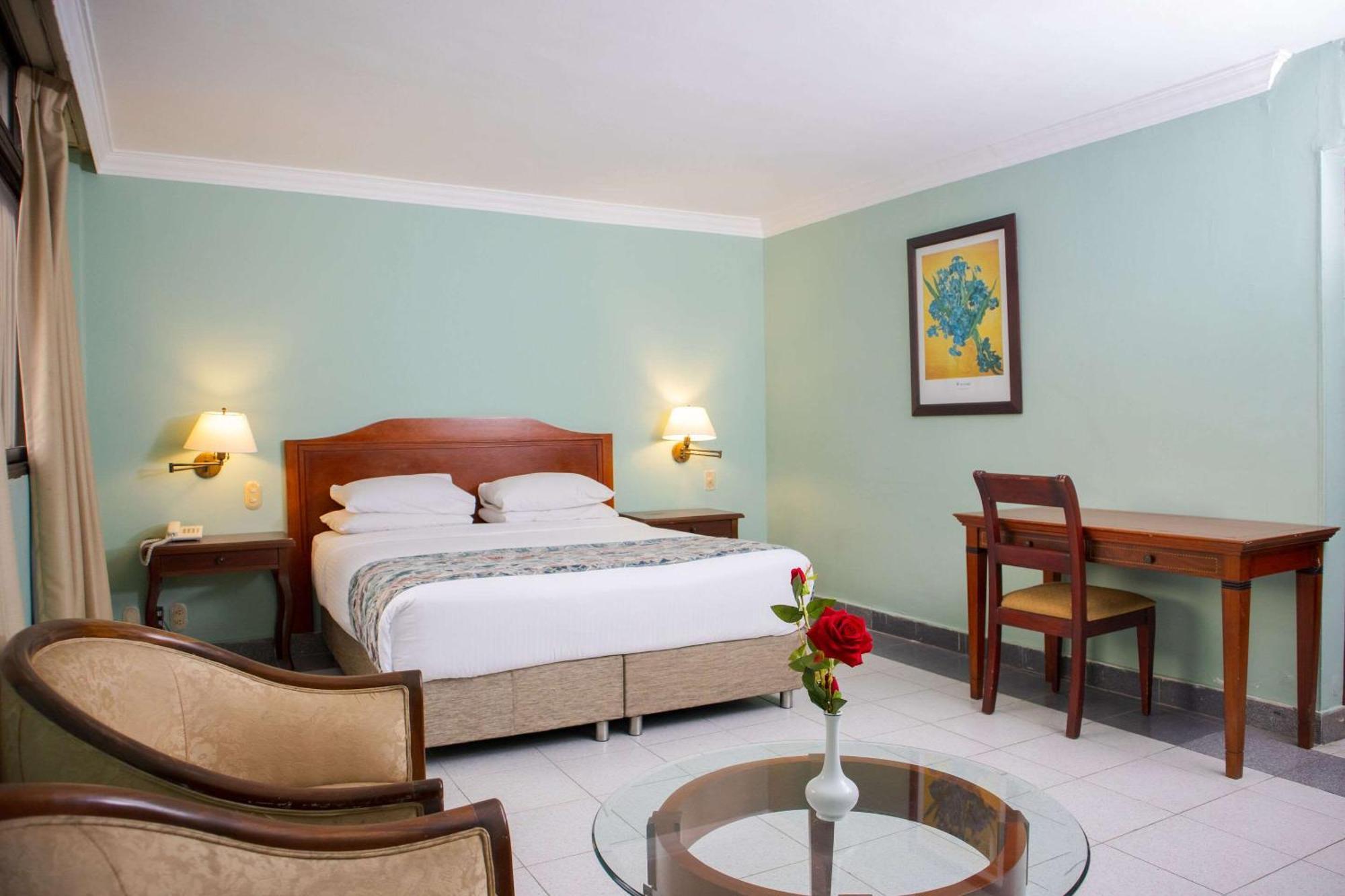 Hotel Faranda Express Puerta Del Sol Barranquilla, A Member Of Radisson Individuals Барранкилья Экстерьер фото